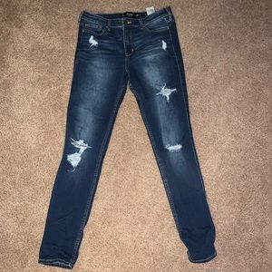 HOLLISTER jeans.